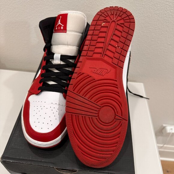 AIR JORDAN 1 MID "Chicago 2020" - Picture 7 of 12